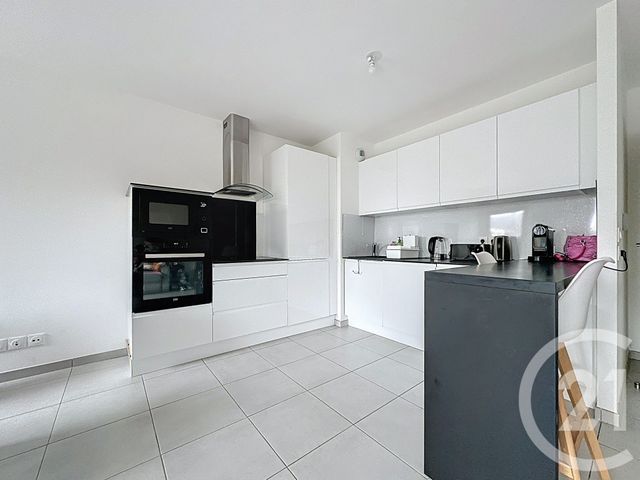 Appartement T3 à vendre - 3 pièces - 66,06 m2 - St Cyr L Ecole - 78 - ILE-DE-FRANCE