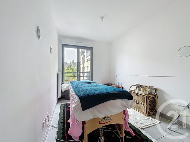 Appartement T3 à vendre - 3 pièces - 66,06 m2 - St Cyr L Ecole - 78 - ILE-DE-FRANCE