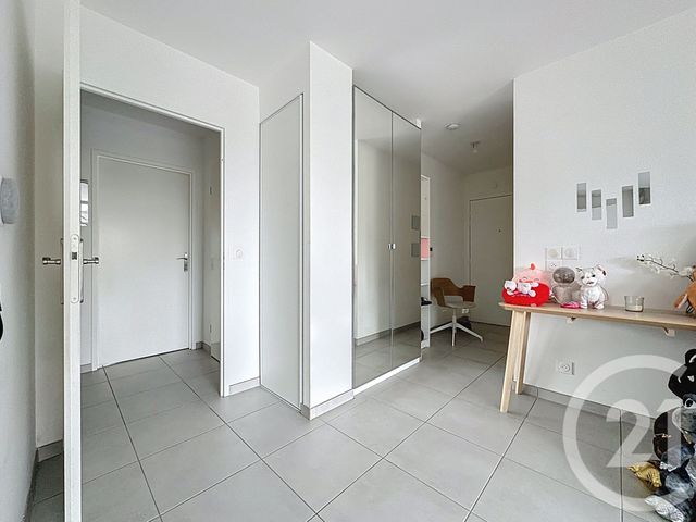 Appartement T3 à vendre - 3 pièces - 66,06 m2 - St Cyr L Ecole - 78 - ILE-DE-FRANCE