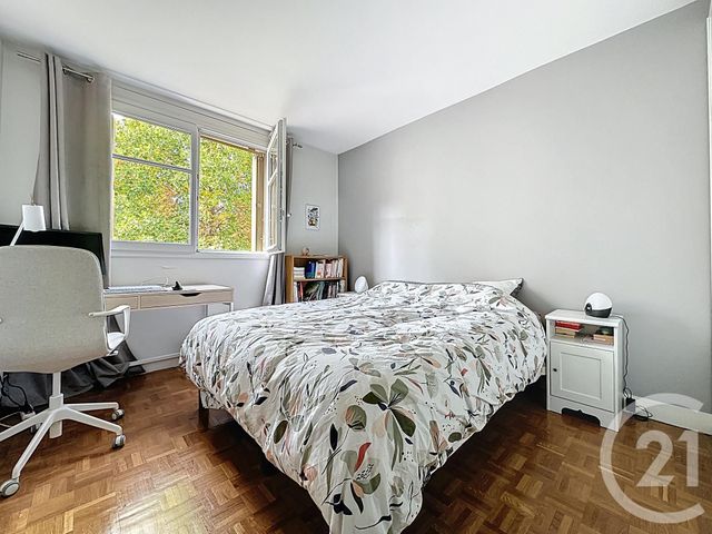 Afficher la photo en grand Appartement F4 à vendre - 4 pièces - 73 m2 - Versailles - 78 - ILE-DE-FRANCE