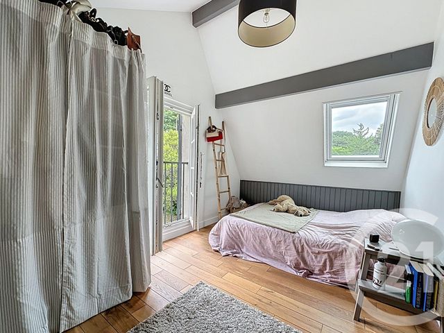 Afficher la photo en grand Maison à vendre - 7 pièces - 171,98 m2 - Jouy En Josas - 78 - ILE-DE-FRANCE