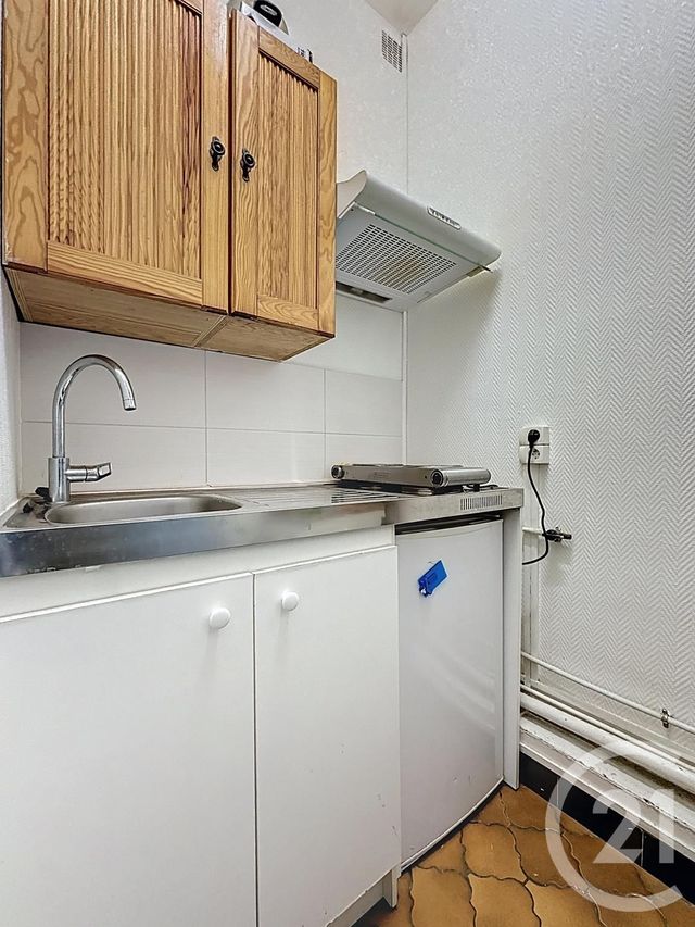 Afficher la photo en grand Appartement F2 à vendre - 2 pièces - 24,41 m2 - Versailles - 78 - ILE-DE-FRANCE