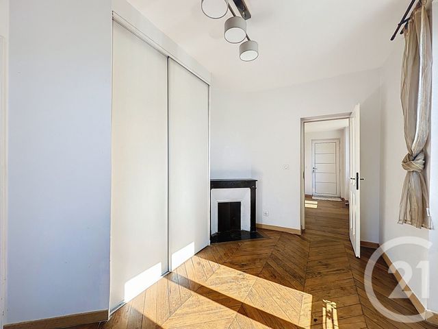 Afficher la photo en grand Appartement F3 à vendre - 3 pièces - 46,64 m2 - Versailles - 78 - ILE-DE-FRANCE