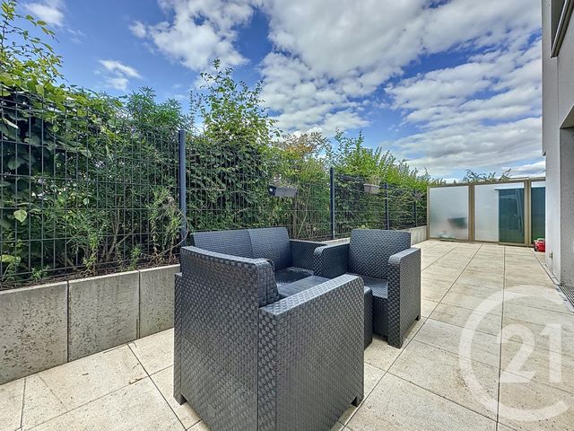 Afficher la photo en grand Appartement F3 à vendre - 3 pièces - 66,56 m2 - St Cyr L Ecole - 78 - ILE-DE-FRANCE