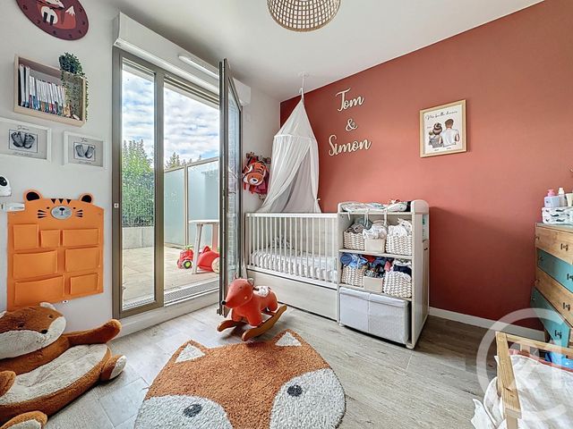 Afficher la photo en grand Appartement F3 à vendre - 3 pièces - 66,56 m2 - St Cyr L Ecole - 78 - ILE-DE-FRANCE