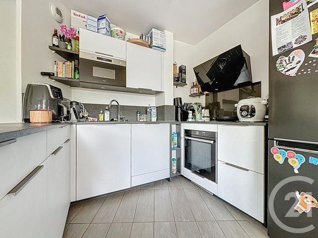 Afficher la photo en grand Appartement F3 à vendre - 3 pièces - 66,56 m2 - St Cyr L Ecole - 78 - ILE-DE-FRANCE
