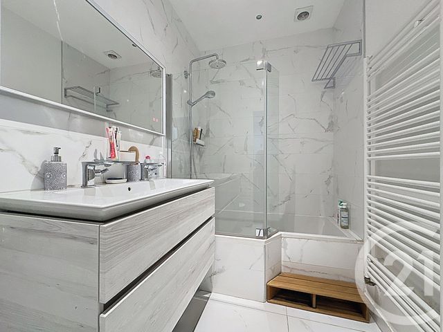 Afficher la photo en grand Appartement à vendre - 3 pièces - 61,44 m2 - Versailles - 78 - ILE-DE-FRANCE