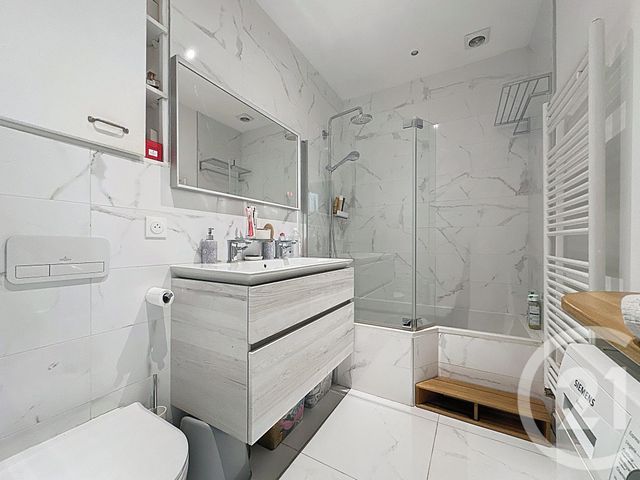 Afficher la photo en grand Appartement à vendre - 3 pièces - 61,44 m2 - Versailles - 78 - ILE-DE-FRANCE