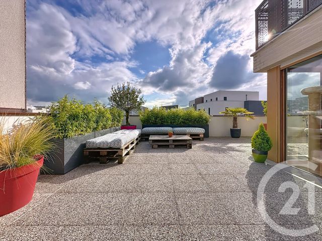 Afficher la photo en grand Appartement F3 à vendre - 3 pièces - 70,66 m2 - St Cyr L Ecole - 78 - ILE-DE-FRANCE