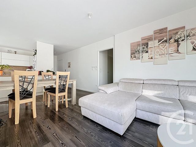 Afficher la photo en grand Appartement F3 à vendre - 3 pièces - 70,66 m2 - St Cyr L Ecole - 78 - ILE-DE-FRANCE