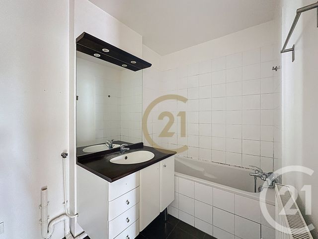 Afficher la photo en grand Appartement T3 à vendre - 3 pièces - 64,24 m2 - Versailles - 78 - ILE-DE-FRANCE