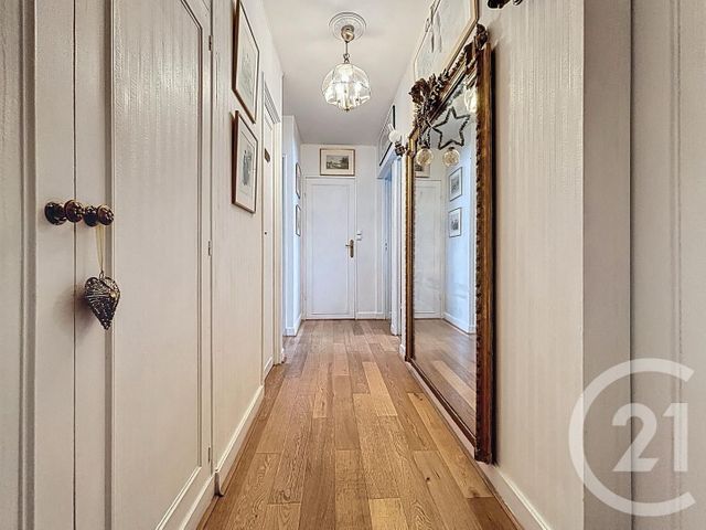 Afficher la photo en grand Appartement F5 à vendre - 5 pièces - 97,38 m2 - Viroflay - 78 - ILE-DE-FRANCE