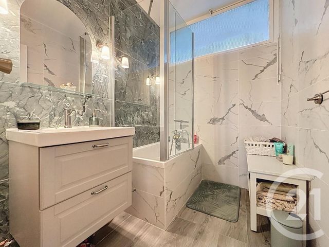 Afficher la photo en grand Appartement F5 à vendre - 5 pièces - 97,38 m2 - Viroflay - 78 - ILE-DE-FRANCE