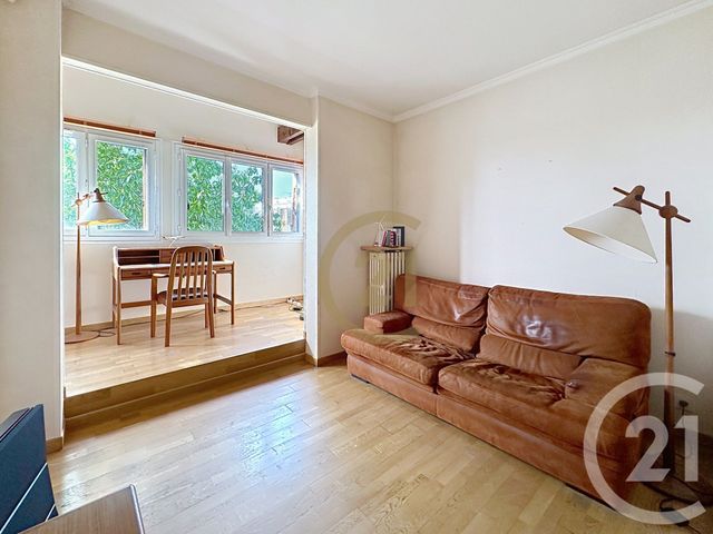 Afficher la photo en grand Maison à vendre - 5 pièces - 130,41 m2 - Versailles - 78 - ILE-DE-FRANCE