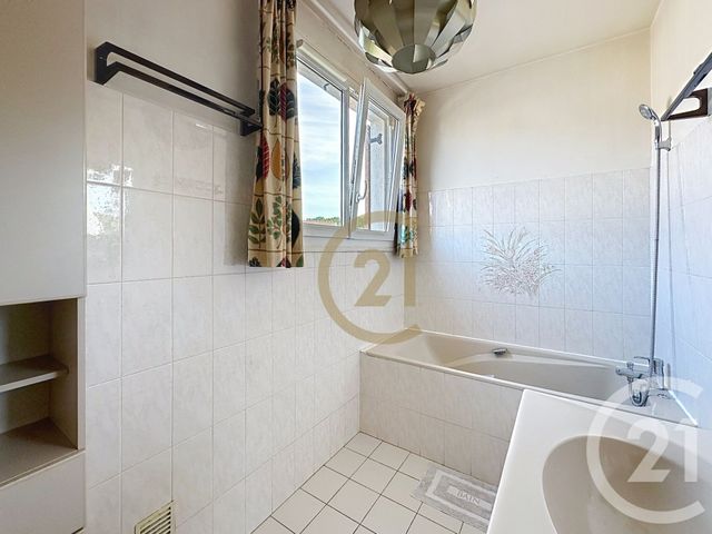 Afficher la photo en grand Maison à vendre - 5 pièces - 130,41 m2 - Versailles - 78 - ILE-DE-FRANCE