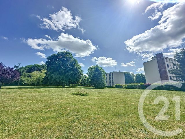 Afficher la photo en grand Appartement F4 à vendre - 4 pièces - 66,83 m2 - Versailles - 78 - ILE-DE-FRANCE