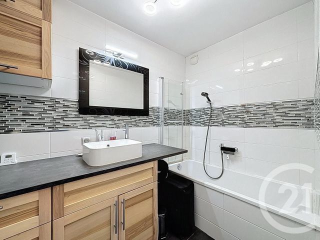 Afficher la photo en grand Appartement F4 à vendre - 4 pièces - 84,27 m2 - Velizy Villacoublay - 78 - ILE-DE-FRANCE