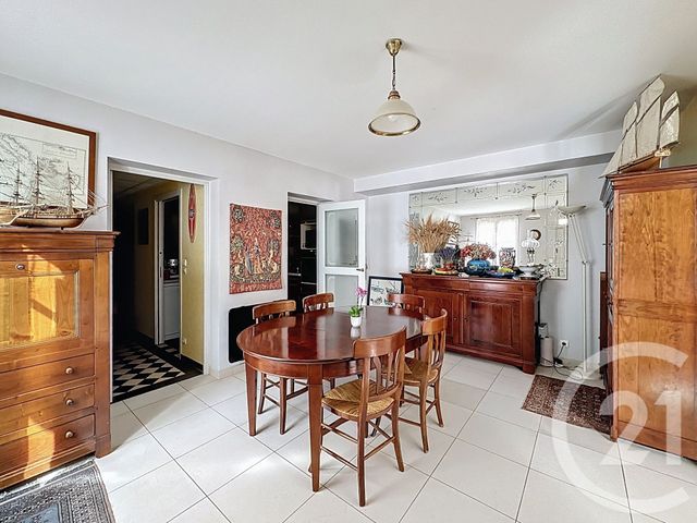 Afficher la photo en grand Maison à vendre - 5 pièces - 113,38 m2 - Versailles - 78 - ILE-DE-FRANCE