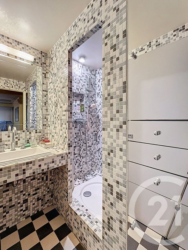 Afficher la photo en grand Maison à vendre - 5 pièces - 113,38 m2 - Versailles - 78 - ILE-DE-FRANCE