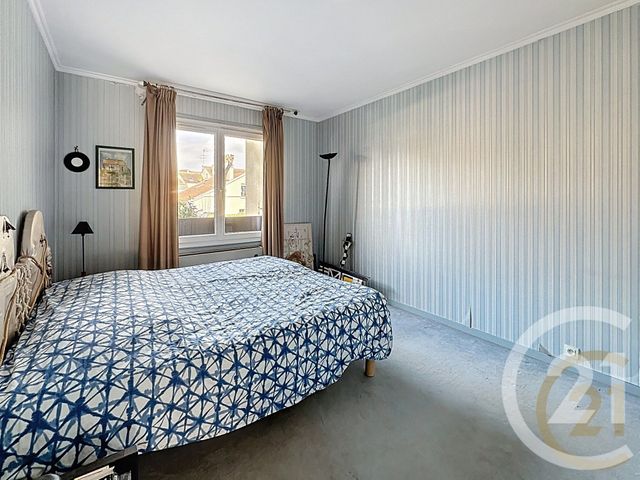 Afficher la photo en grand Appartement à vendre - 5 pièces - 107,22 m2 - Noisy Le Roi - 78 - ILE-DE-FRANCE