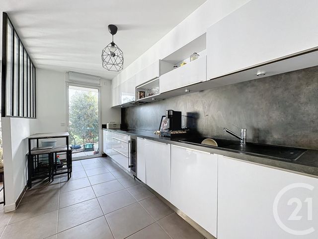 Afficher la photo en grand Appartement F4 à vendre - 4 pièces - 97 m2 - Rocquencourt - 78 - ILE-DE-FRANCE