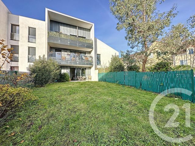 Afficher la photo en grand Appartement F4 à vendre - 4 pièces - 97 m2 - Rocquencourt - 78 - ILE-DE-FRANCE