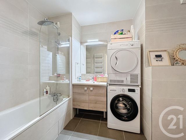 Afficher la photo en grand Appartement F4 à vendre - 4 pièces - 97 m2 - Rocquencourt - 78 - ILE-DE-FRANCE