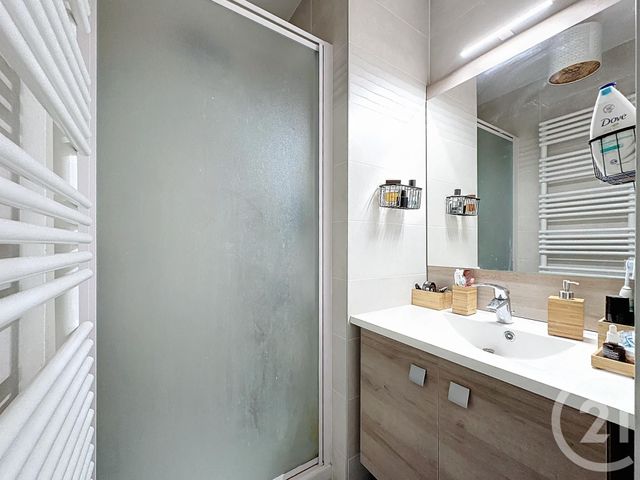 Afficher la photo en grand Appartement F4 à vendre - 4 pièces - 97 m2 - Rocquencourt - 78 - ILE-DE-FRANCE