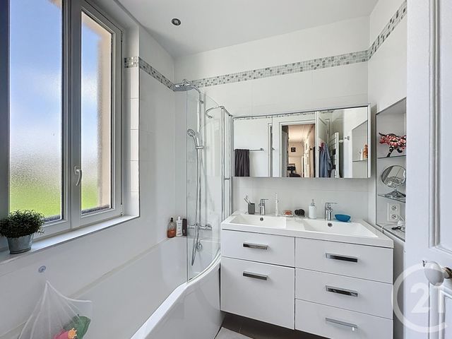 Afficher la photo en grand Appartement F5 à vendre - 5 pièces - 124,77 m2 - Versailles - 78 - ILE-DE-FRANCE