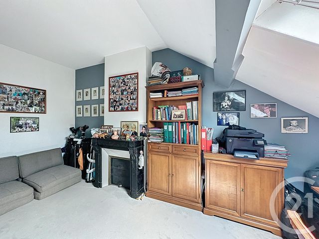 Afficher la photo en grand Appartement F5 à vendre - 5 pièces - 124,77 m2 - Versailles - 78 - ILE-DE-FRANCE