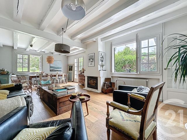 Maison à louer - 7 pièces - 142,42 m2 - Jouy En Josas - 78 - ILE-DE-FRANCE