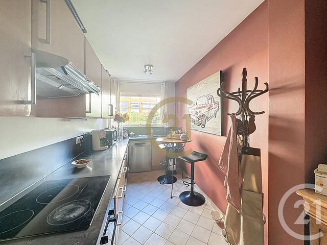 Appartement à vendre - 2 pièces - 62,25 m2 - Le Chesnay - 78 - ILE-DE-FRANCE