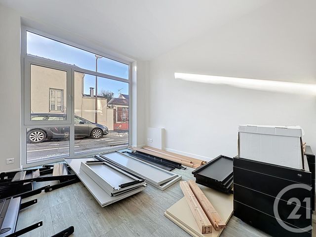 Appartement Local &agrave; vendre - 4 pi&egrave;ces - 61,09 m2 - Versailles - 78 - ILE-DE-FRANCE