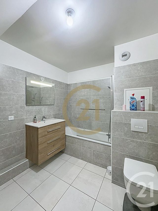 Appartement Duplex &agrave; louer - 3 pi&egrave;ces - 81,88 m2 - Versailles - 78 - ILE-DE-FRANCE