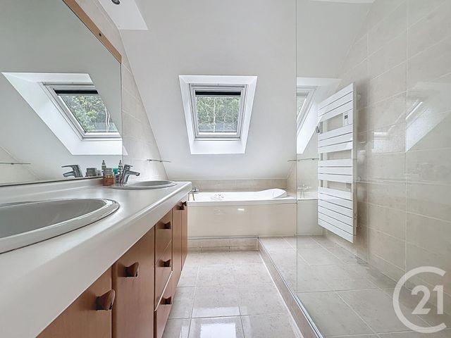 Maison &agrave; louer - 7 pi&egrave;ces - 171,66 m2 - Jouy En Josas - 78 - ILE-DE-FRANCE