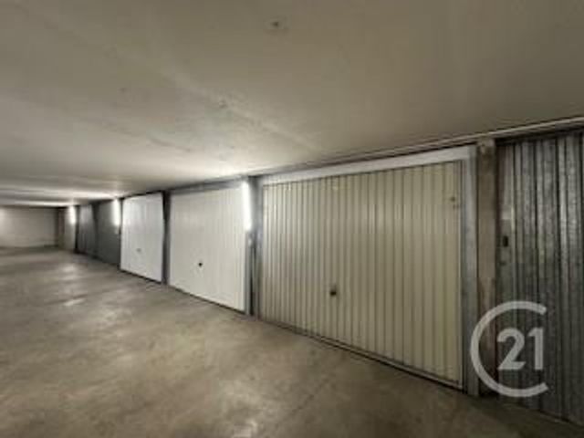 Parking &agrave; vendre - 12,77 m2 - Le Chesnay - 78 - ILE-DE-FRANCE