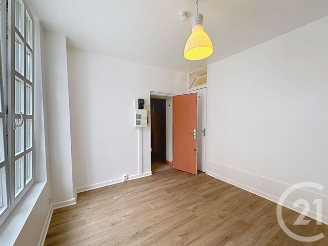 Appartement F1 &agrave; louer - 1 pi&egrave;ce - 14,40 m2 - Versailles - 78 - ILE-DE-FRANCE