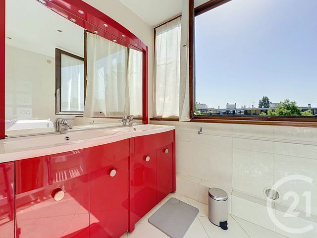 Appartement T5 &agrave; louer - 6 pi&egrave;ces - 122,16 m2 - Fontenay Le Fleury - 78 - ILE-DE-FRANCE