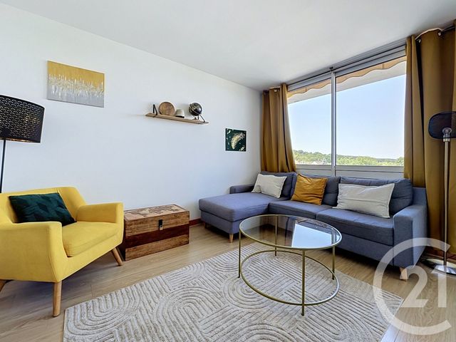 Appartement T5 &agrave; louer - 6 pi&egrave;ces - 122,16 m2 - Fontenay Le Fleury - 78 - ILE-DE-FRANCE