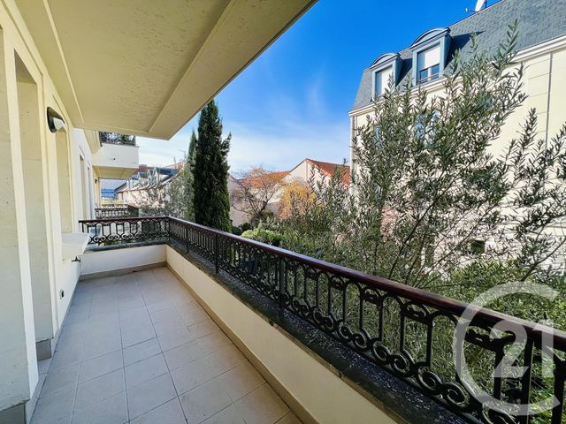 Appartement F3 &agrave; louer - 3 pi&egrave;ces - 64,77 m2 - Le Chesnay - 78 - ILE-DE-FRANCE