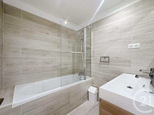 Appartement F3 &agrave; louer - 3 pi&egrave;ces - 78,91 m2 - Versailles - 78 - ILE-DE-FRANCE