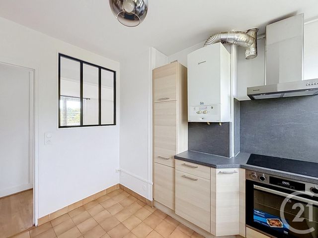 Appartement &agrave; louer - 4 pi&egrave;ces - 83,18 m2 - Le Chesnay - 78 - ILE-DE-FRANCE