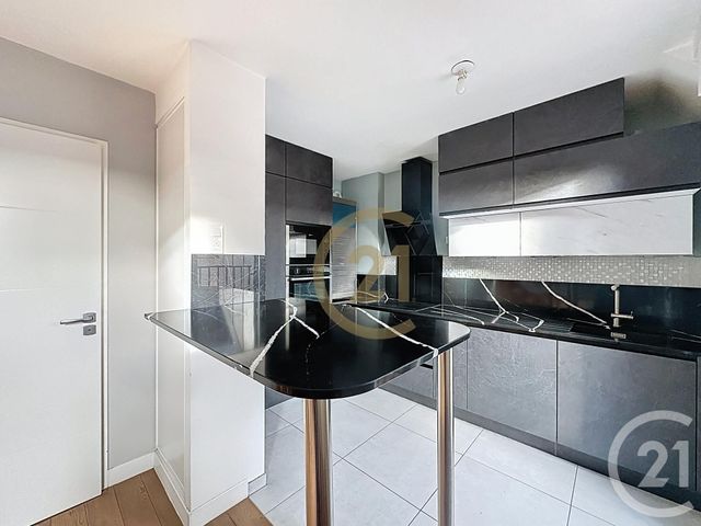 Appartement Duplex &agrave; louer - 3 pi&egrave;ces - 81,88 m2 - Versailles - 78 - ILE-DE-FRANCE