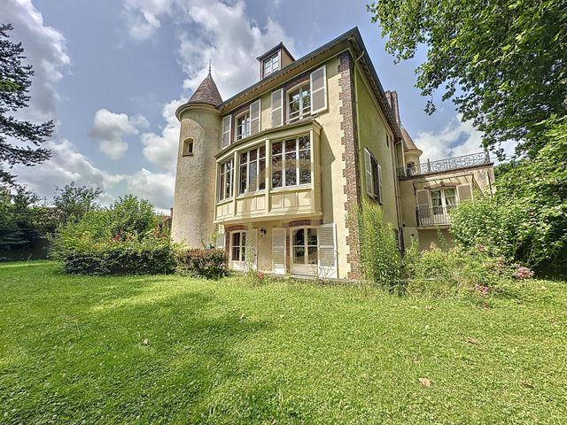 Maison à vendre - 10 pièces - 480 m2 - Poigny La Foret - 78 - ILE-DE-FRANCE