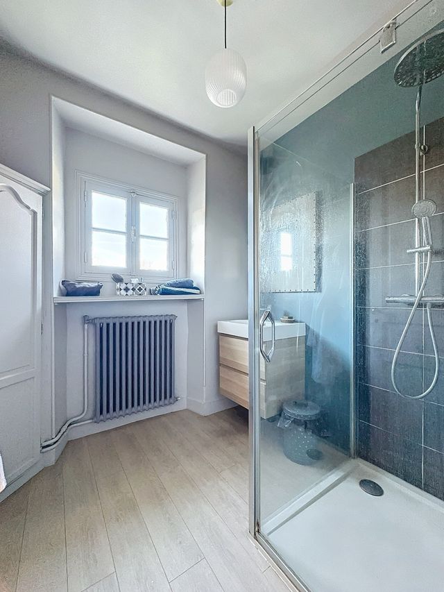 Afficher la photo en grand Maison à vendre - 9 pièces - 275 m2 - 78 - ILE-DE-FRANCE