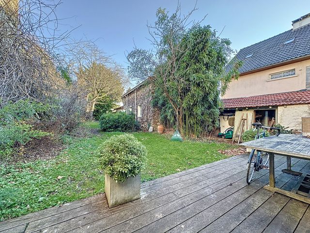 Afficher la photo en grand Maison à vendre - 9 pièces - 275 m2 - 78 - ILE-DE-FRANCE