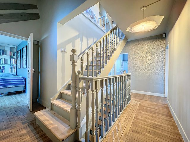 Afficher la photo en grand Maison à vendre - 9 pièces - 275 m2 - 78 - ILE-DE-FRANCE