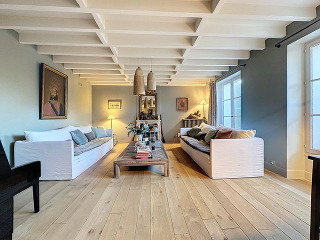 Afficher la photo en grand Maison à vendre - 9 pièces - 275 m2 - 78 - ILE-DE-FRANCE