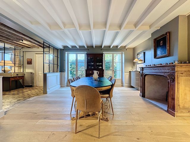 Afficher la photo en grand Maison à vendre - 9 pièces - 275 m2 - 78 - ILE-DE-FRANCE