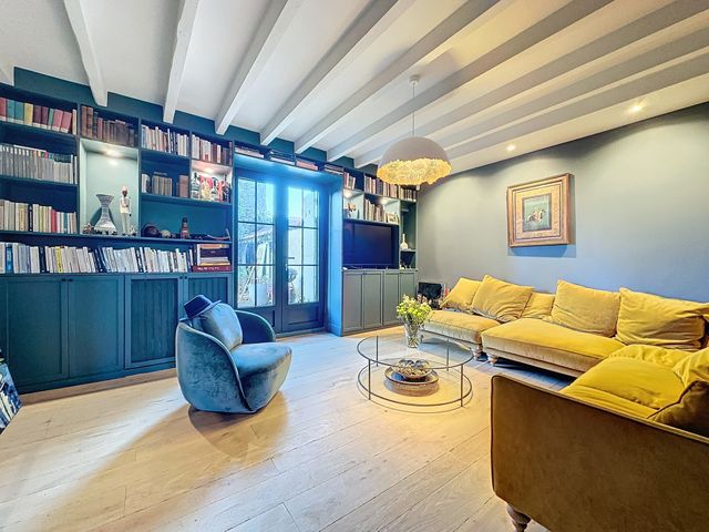 Afficher la photo en grand Maison à vendre - 9 pièces - 275 m2 - 78 - ILE-DE-FRANCE